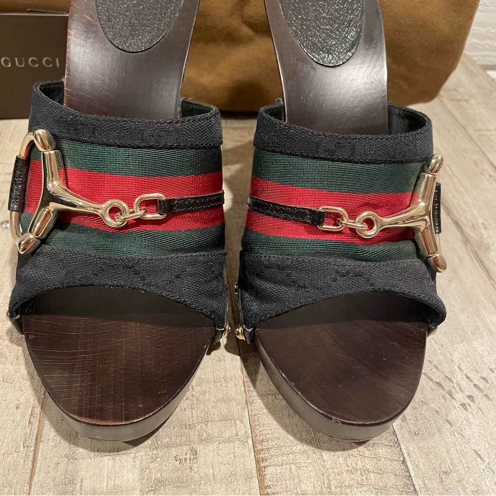 Authentic GUCCI Horsebit Monogram Canvas And Wood
Heels Clogs Mules Sz 8 - Picture 5 of 11